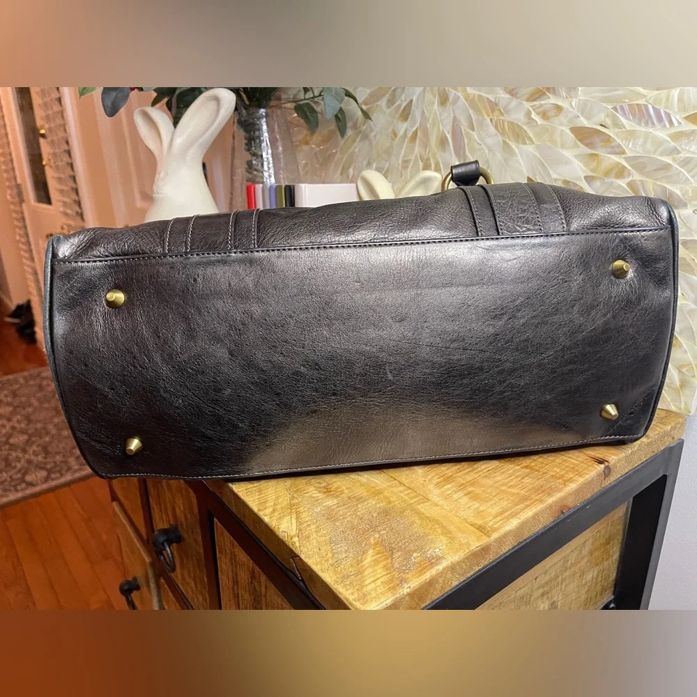 BURBERRY Metallic Leather Barrel Bag Satchel - Picture 5 of 14